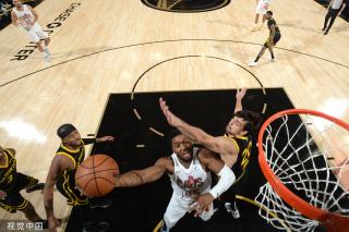 社交媒体上 社交媒体上