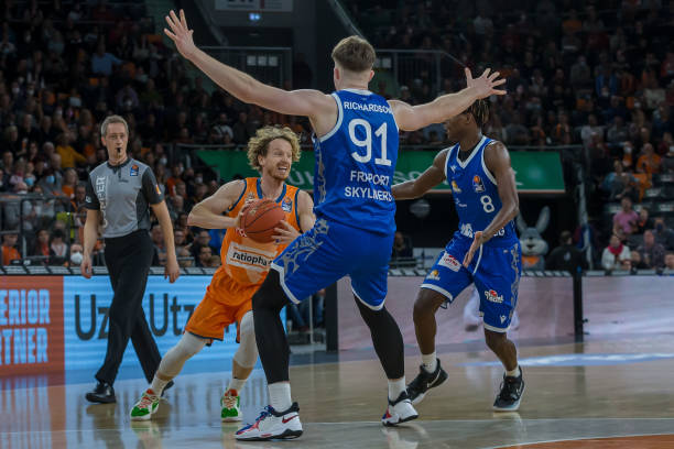 1年曾原谅 1年曾原谅