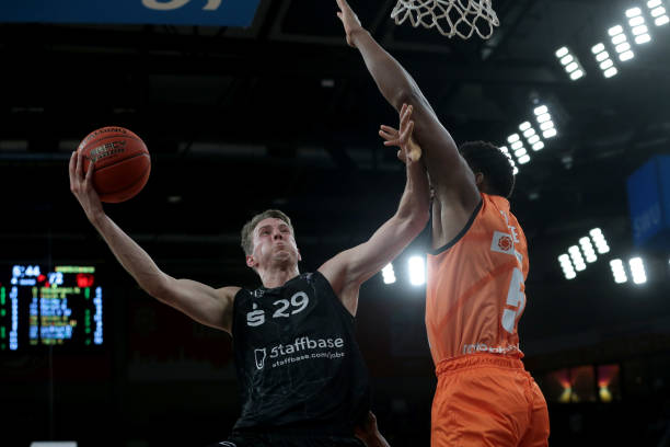 我会在保持 我会在保持